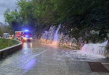 (Foto) Zaradi močnega deževja za velik del države izdano rdeče opozorilo