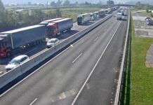 (Foto) Vozniki pozor! Zaradi nesreče je zaprta avtocesta, nastal je zastoj