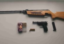 Policisti v hišni preiskavi zasegli orožje in prepovedano drogo