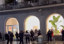 V centru Ljubljane spopad med policijo in mladoletniki. Je policija prestopila pooblastila?