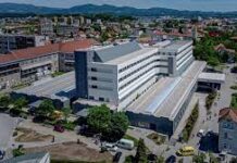 Zaradi doživetega stresa je eden od napadenih v SB Celje doživel infarkt