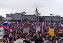 Družabna omrežja so polna današnjih vtisov s protesta