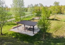 Čas piknikov in odbojke na mivki je tu!