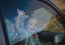 GROZLJIVA TRAGEDIJA V SLOVENIJI!! V pregretem vozilu umrl še ne dveletni deček