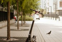 Policija poziva voznika e-skiroja, da se zglasi na policiji