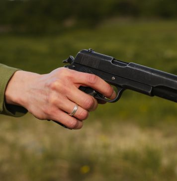 Ponoči je moški streljal v centru Ljubljane