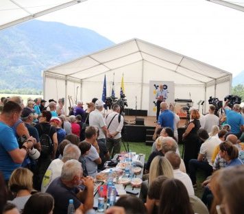 Tradicionalno srečanje SDS ob začetku poletnega tabora v Bovcu