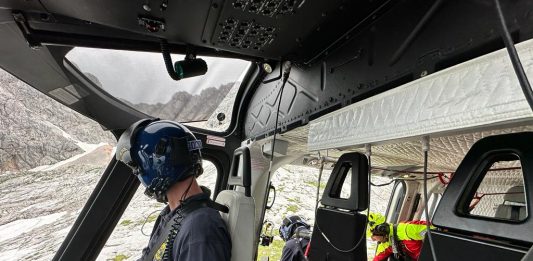 Dramatična nesreča na Vrtači: Padalka in planinec v boju za življenje
