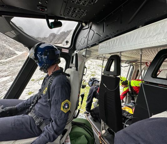 Dramatična nesreča na Vrtači: Padalka in planinec v boju za življenje