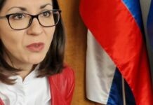 Poslanska skupina SDS zahteva pojasnila glede netransparentnega nakupa 13.000 računalnikov, ki so davkoplačevalce stali 6,5 milijonov evrov