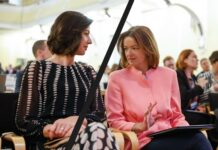 Švarc Pipanova izstopila iz stranke in zapisala: Hvala za rože in srečno SD!