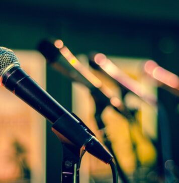 Nov medijski zakon: Razburjenje med strokovnjaki in politiki. Gre davkoplačevalski denar le v roke medijskim mogotcem?