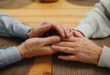 Vlada naj izredno uskladi pokojnine v višini 4,5 %, za kar je v letu 2023 prikrajšala slovenske upokojence