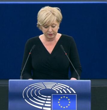 Odbor za peticije sprejel resolucijo o priznanju zločinov komunističnega režima v Sloveniji