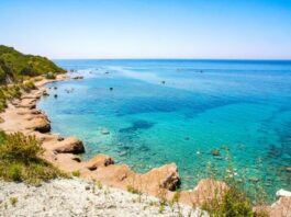 Planirate dopust na grških plažah: Kazni do 60.000 evrov za rezervacije z brisačo