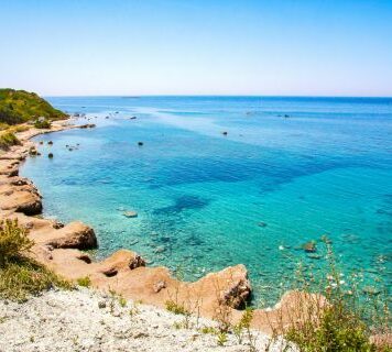 Planirate dopust na grških plažah: Kazni do 60.000 evrov za rezervacije z brisačo