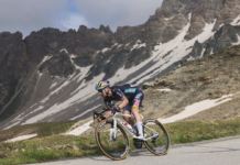 Rogla zaradi včerajšnjega padca končal Tour, Pogi vodilni na dirki