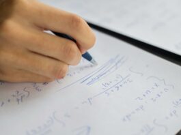 Devetošolci soočeni z začasno nedostopnostjo podatkov o vpisu v srednje šole