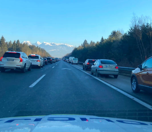 POZOR!! Zaradi nesreče zaprta štajerska avtocesta proti Ljubljani