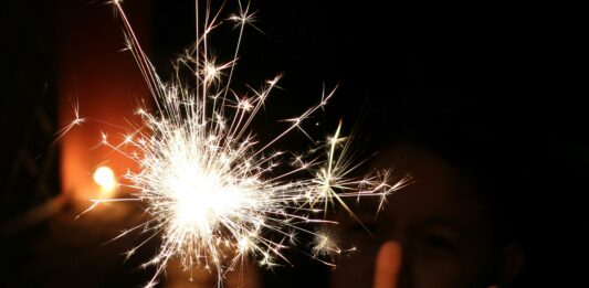 Začetek sezone pokajoče pirotehnike: Nevarnosti, poškodbe in okoljski vplivi