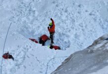 Mrtvega madžarskega planinca prepeljali v dolino #foto