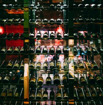 Drzna tatvina v Savljah: Policija lovi mlada osumljenca!