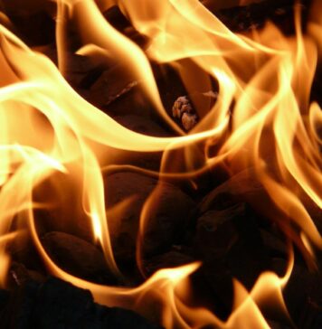 Požar v dijaškem domu: Medtem, ko se dijak bori za življenje, je znano, kje je zagorelo