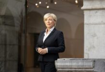 Romana Tomc: Zaostrene geopolitične razmere v svetu terjajo spremembe v Evropi