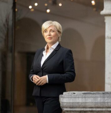 Romana Tomc: Zaostrene geopolitične razmere v svetu terjajo spremembe v Evropi