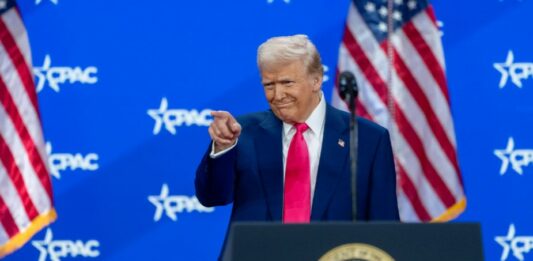 Trumpova odločitev dvignila borze in ceno zlata