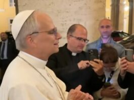 Papež Leon XIV. vodil božično mašo in podelil blagoslov urbi et orbi