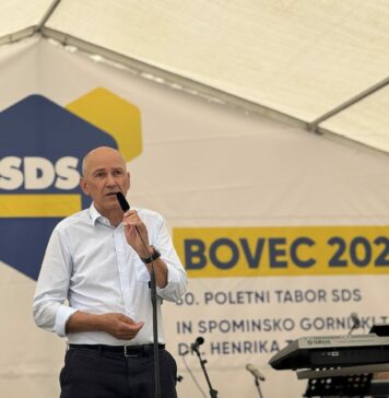 Janez Janša: Slovenija na prelomnici med zapravljenimi priložnostmi in upanjem