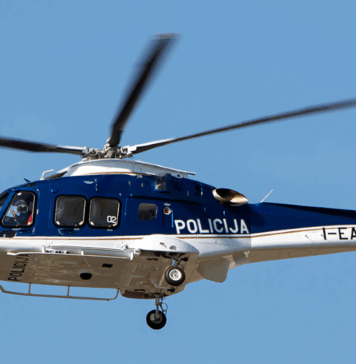 Sojenje za umor: Strogi varnostni ukrepi, helikopter v zraku, obtoženi na zatožni klopi