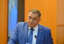Ostro kritiziranje slovenske vlade: Dodik poziva Srbe k podpori Janši na prihajajočih volitvah