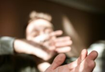 Mednarodna preiskava razkrila pedofilsko mrežo s 250 člani, ki naj bi jo vodil 29-letni Hrvat