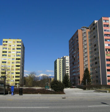 V Štepanjskem naselju kritično primanjkuje parkirišč: “Iskanje traja tudi do 40 minut”