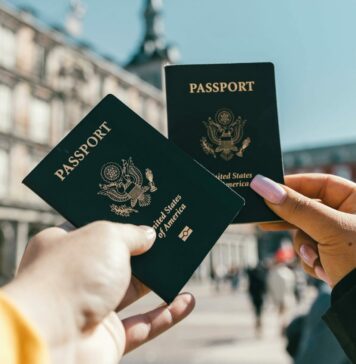 Vrhovno sodišče ZDA omejilo spolne oznake v potnih listih na le dve, moškega in žensko