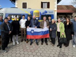 Mladi v Sloveniji: Podcast “Po desnem pasu” med ljudmi na terenu #video