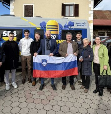 Mladi v Sloveniji: Podcast “Po desnem pasu” med ljudmi na terenu #video