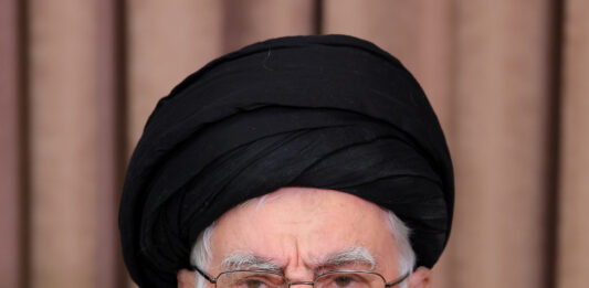 Iran napovedal ostro maščevanje po smrti ajatole Alija Hameneja