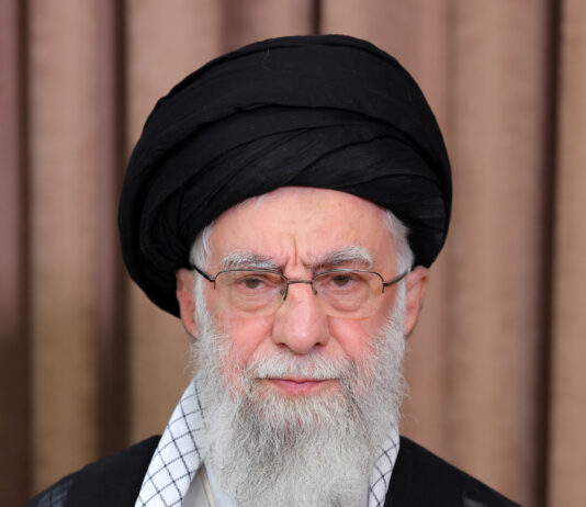 Iran napovedal ostro maščevanje po smrti ajatole Alija Hameneja