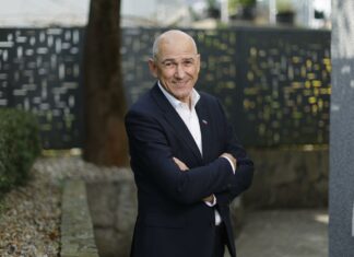 Mesec in Golob pod pritiskom: Zahteva po opravičilu ali sledi sodna pot