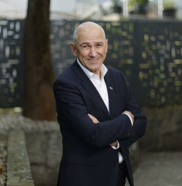 Mesec in Golob pod pritiskom: Zahteva po opravičilu ali sledi sodna pot