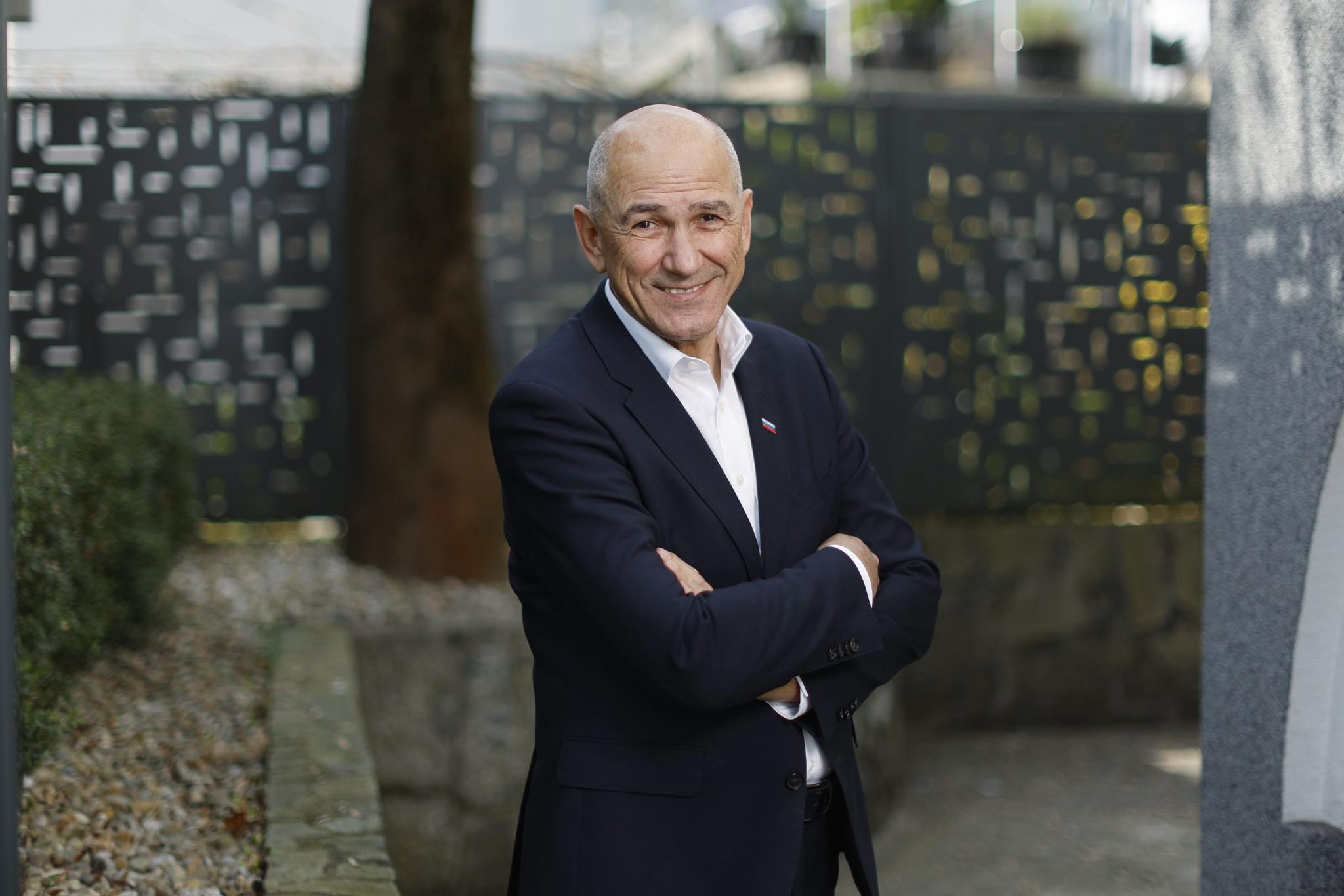 Mesec in Golob pod pritiskom: Zahteva po opravičilu ali sledi sodna pot