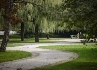 Prenovljeni Bloudkov park v Tivoliju navdušuje z zgodovinskim šarmom