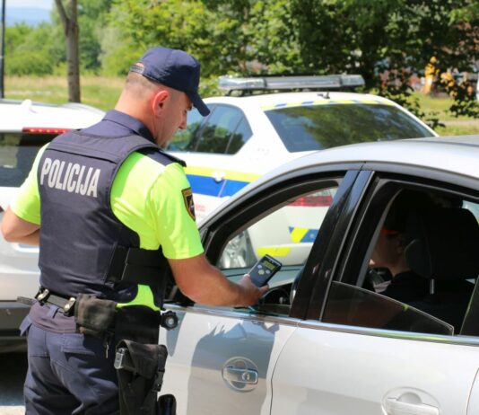 Zakaj kajenje pred alkotestom lahko izkrivlja rezultate?